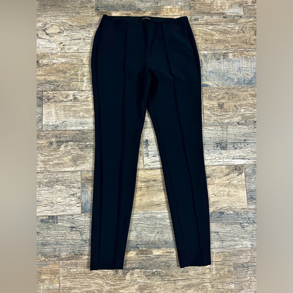 Express Pull On Black Tapered slacks size XS